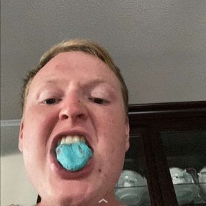 Meet your Posher, Devin